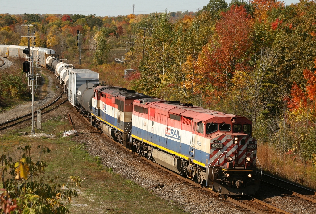CN 148 rolls through Bayview behind BCOL 4623 and BCOL 4605