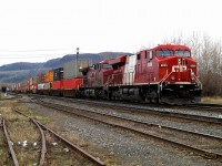 CP 102 is approching the CP Thunder Bay Station with CP 8869 - CP 8613 and 83 platforms @ 08:28.
