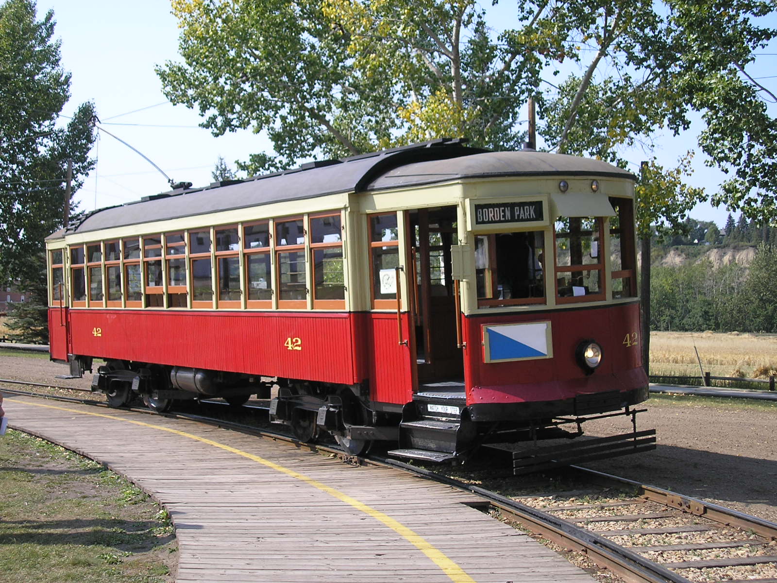 Railpictures.ca Donovan Nickel Photo Street car 42 at Fort Edmonton