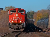 The face of a beast, CN Q14891 26 blasts through Brantford on the south track bound for BIT. The train itself when it arrives at Brampton will back into BIT at Goreway and hang on to the manifest for Mac Yard. 