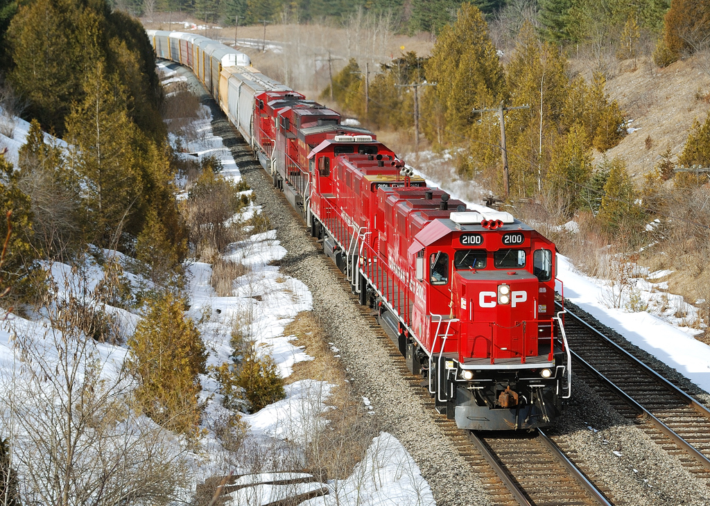 CP 2100+ 2101 lead a pair of ge\'s eastbound on CP 440