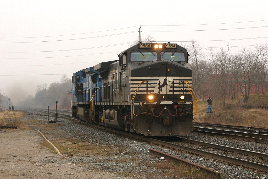The last ever NS 328 retreats back to Buffalo light power, after losing the St Thomas Ford contract to CN.