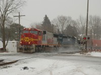 391 passing the Junction with BNSF 8221 - HLCX 6230