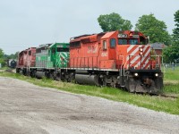 CP 441- CP 6043+ CITX 3053+ CP 3057 pull into Galt to make a lift. 