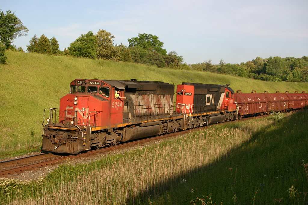 CN 275 passes through Beare with everyones favourite \'Foamductor\' waving.