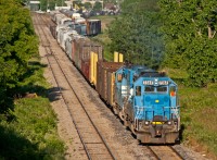 GEXR 432 shoves back into the Kitchener Yard to make a set off and a lift. 