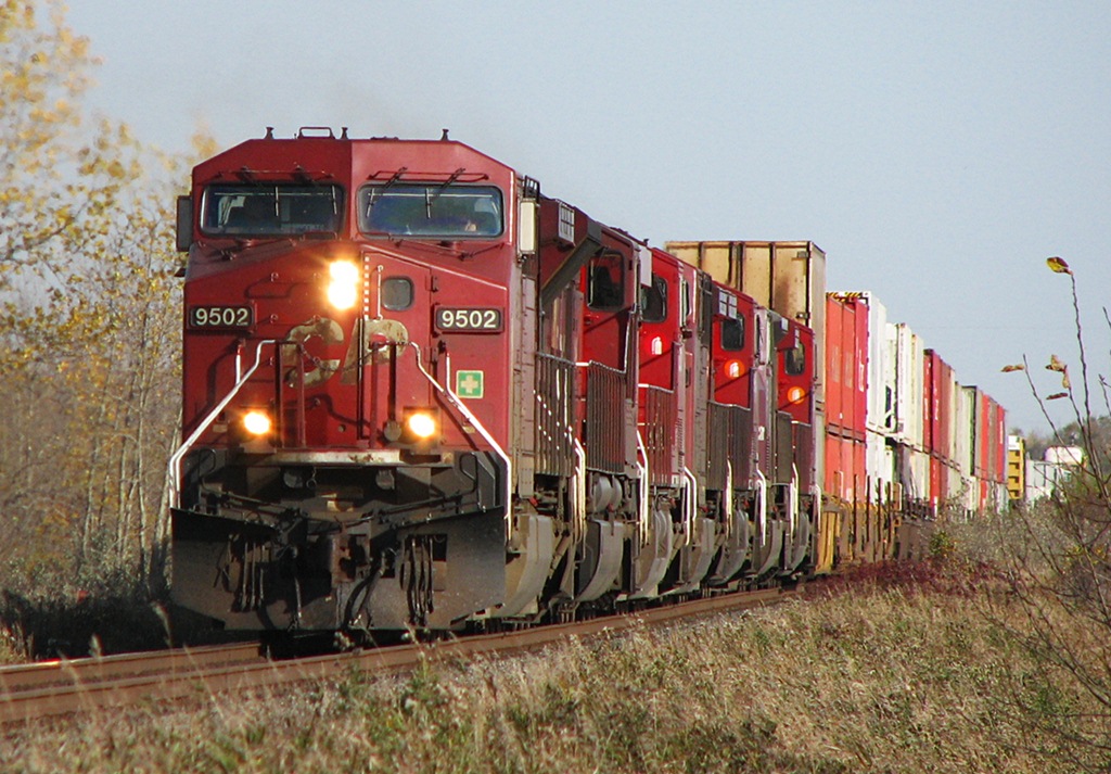 CP 211 with a 7 unit consist with 4 AC4400CW\'s 2 SD90/43MAC and 1 ES44AC lead a short 35 freight to Moose Jaw.