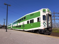 GO 159 makes it\'s station stop at Kipling GO with commuters bound for Etobicoke, Mississauga, and Milton areas.