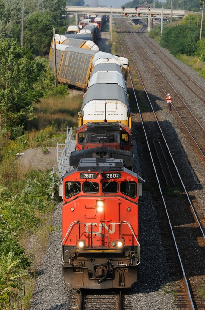 CN 435 derails while shoving into Aldershot Yard.