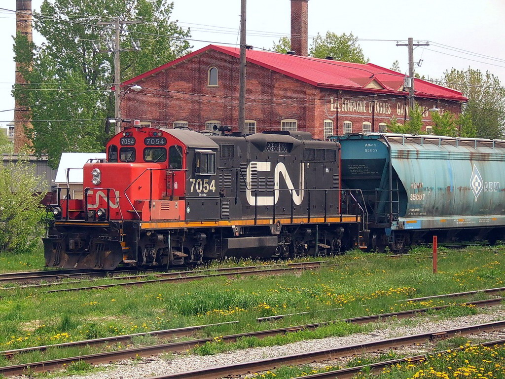 CN 519 ready to start another day.