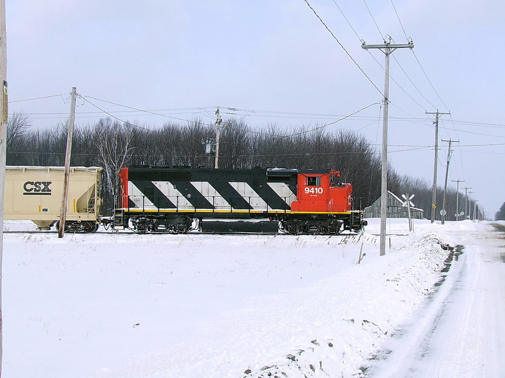 CN 514 just arrived from Becancour with this GP-40 looking as new as it did in 1974.
