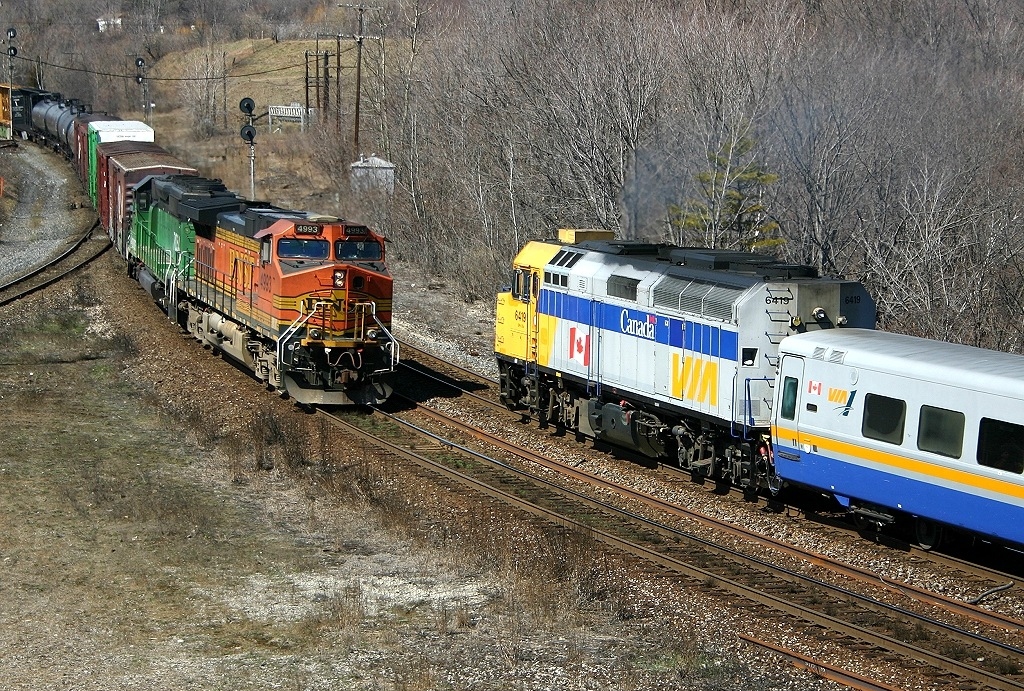 VIA 73 meets CN 394 at Bayview