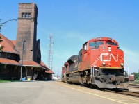 CN Q148 flies through Brantford Station.