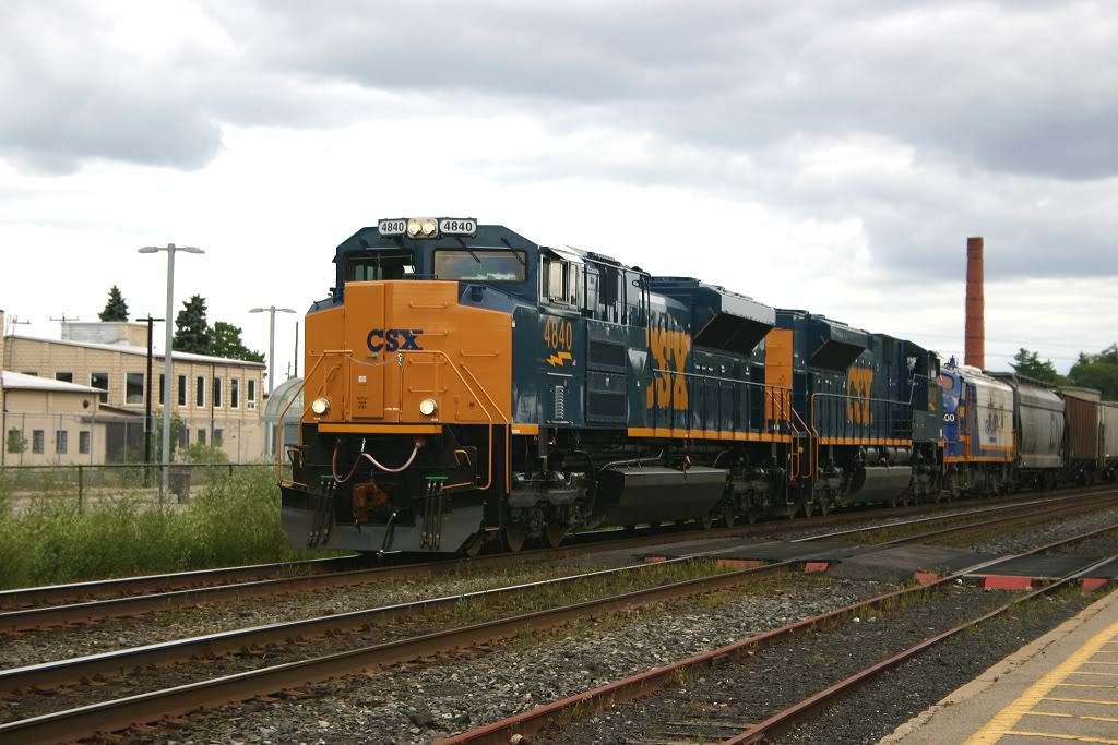 Old meets new,  CSX SD70ACe\'s being tested on the GEXR lead a Railink FP9 on GEXR 431.