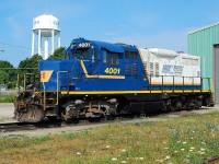 RLK 4001 sits outside the shop door awaiting work