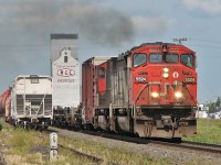 CN 5524 accelerates through Watrous.
