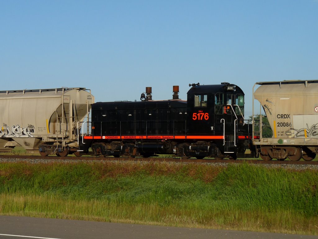 Canadian Railserve Ltd ex-SCL SW9 5716 travels northbound on CP Rail\'s Red Deer Subdivision