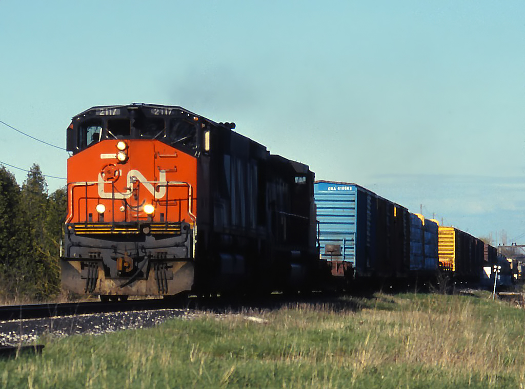 HR616 2117 is westbound at Rockcut in this scan of an old beaten up slide