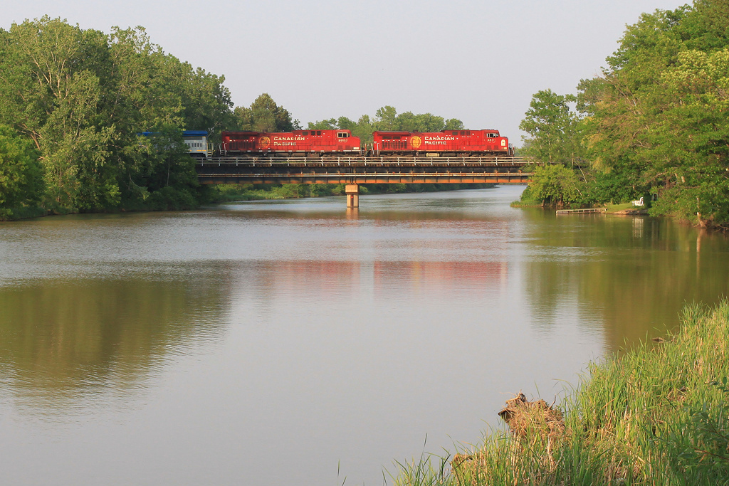 CP 9531 leads 254-07 over the Grand River with SLRG 8524 in trail.