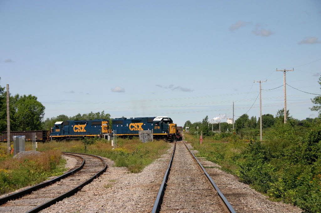 The B755 passing the diamond at Cecile Jct on way to Beauharnois , Qc !