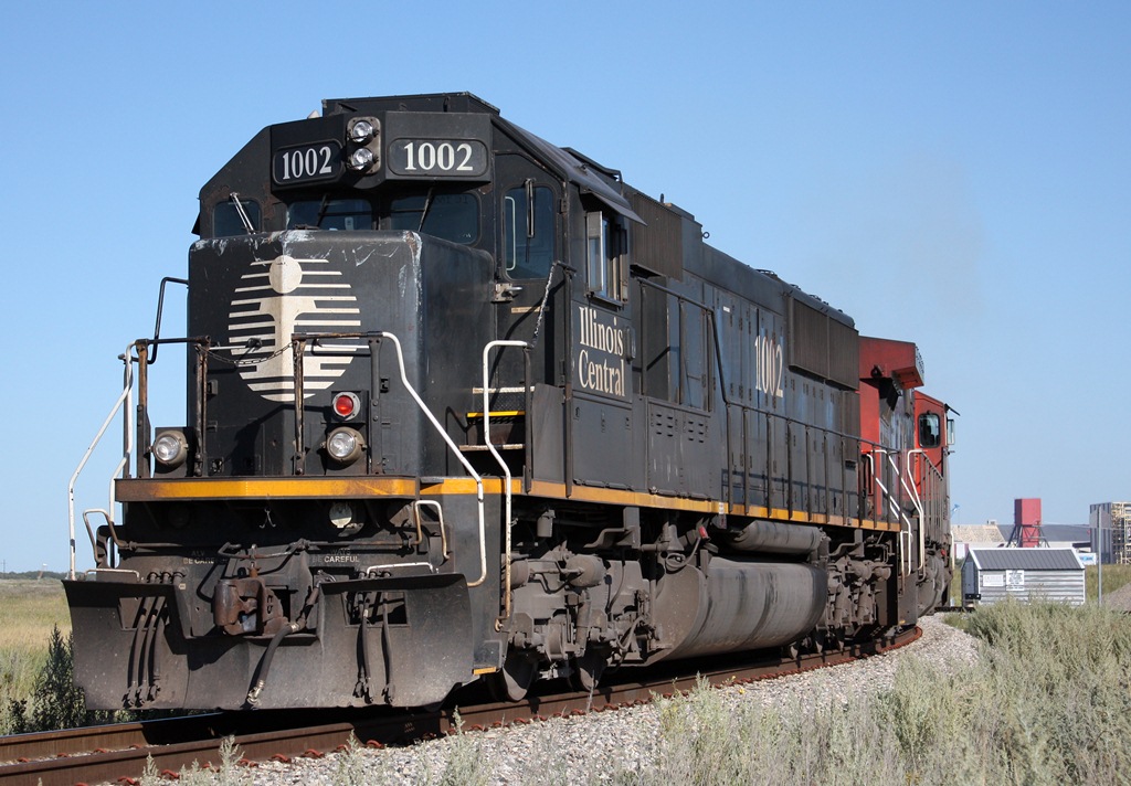 IC 1002 sits on the CN loop spur at the mine.