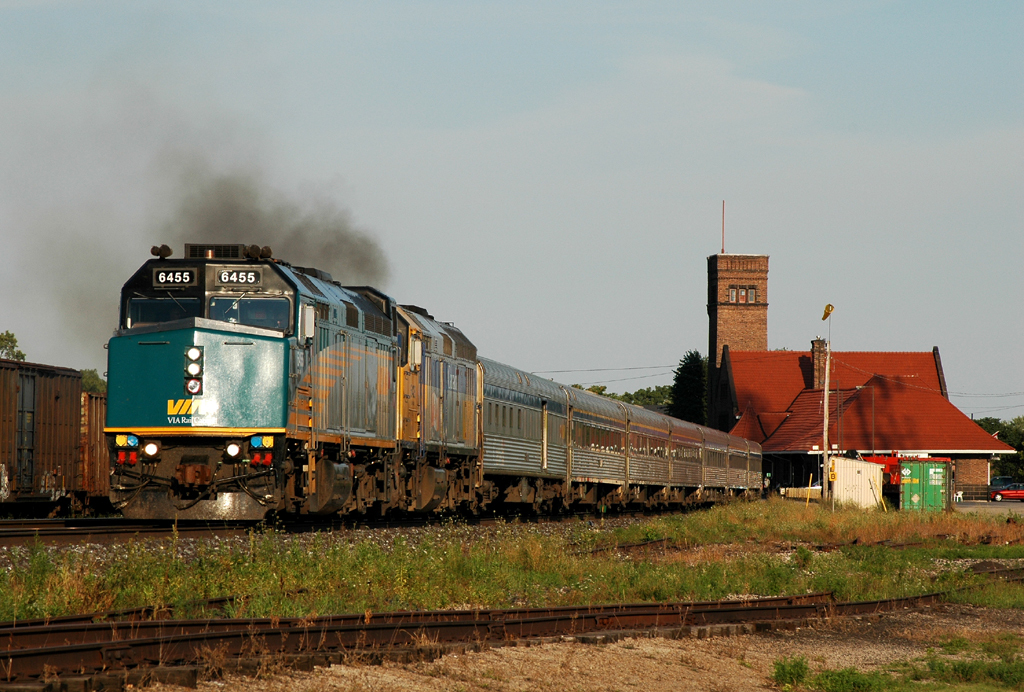 #75 departing Brantford with VIA 6455 - VIA 6428 and 10 cars