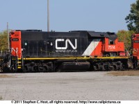 CN 7514 sits at Sarnia awaiting repair work, clearly it was involved in some kind of accident..... also involved with CN 7520 (pictured seperately)