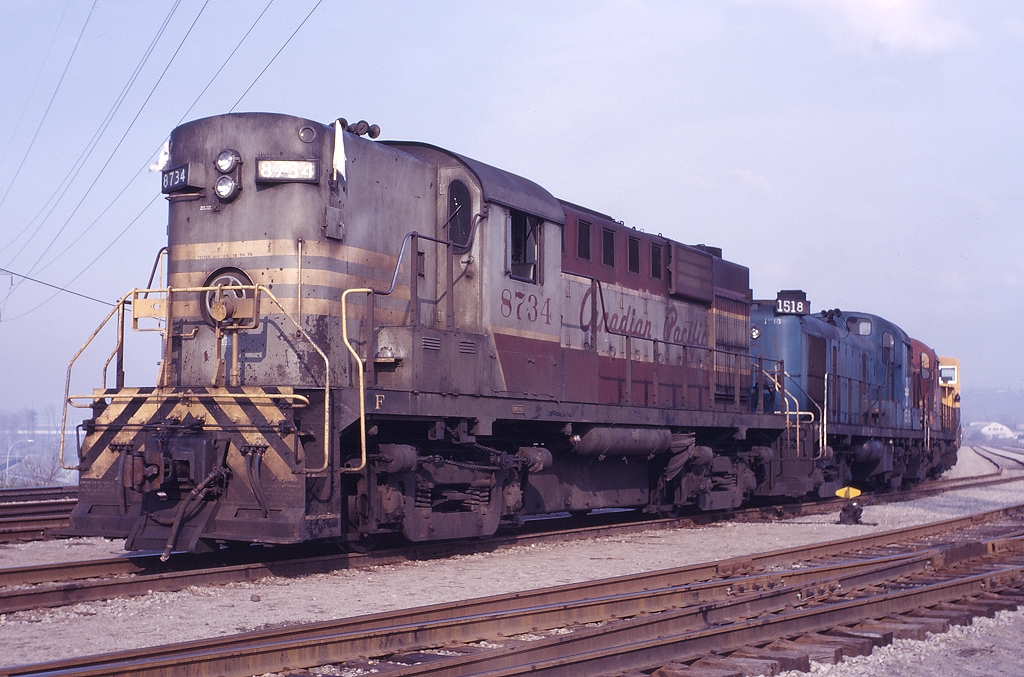 The Starlight arrives at Aberdeen Yard behind CP 8734, B&M 1518 and a CP RS3
