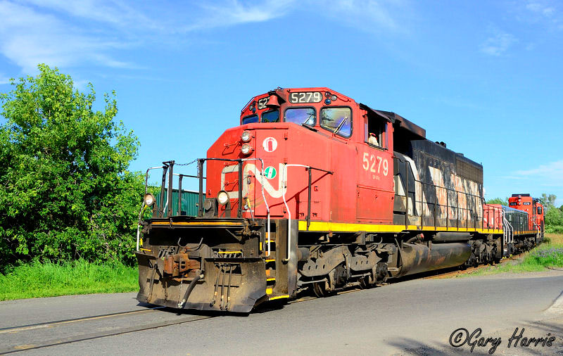 CN 5279 Returning from Mission Yard