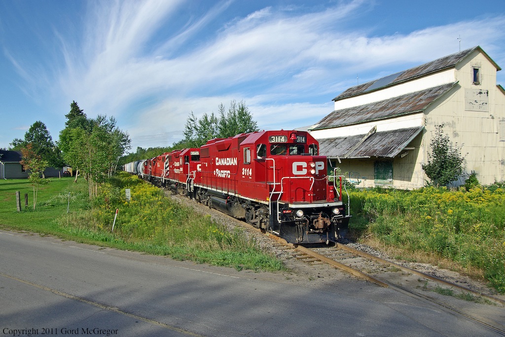A late summers sky and the timely arrival of T08 in Claremont.