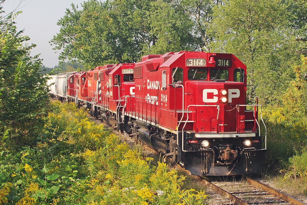 T08 enters the wobbly curve outside Claremont.Look at the second unit 3045s alignment in the photo you will see what I mean.