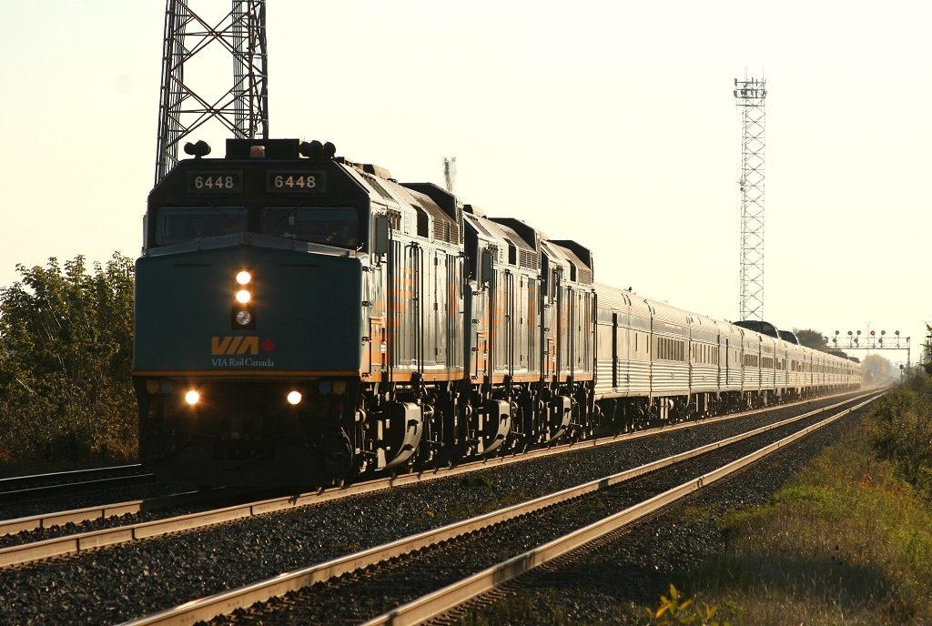 In a rare movement, VIA #2\'s equipment screams through Oakville at close to 90MPH, after wyeing at Bayview.