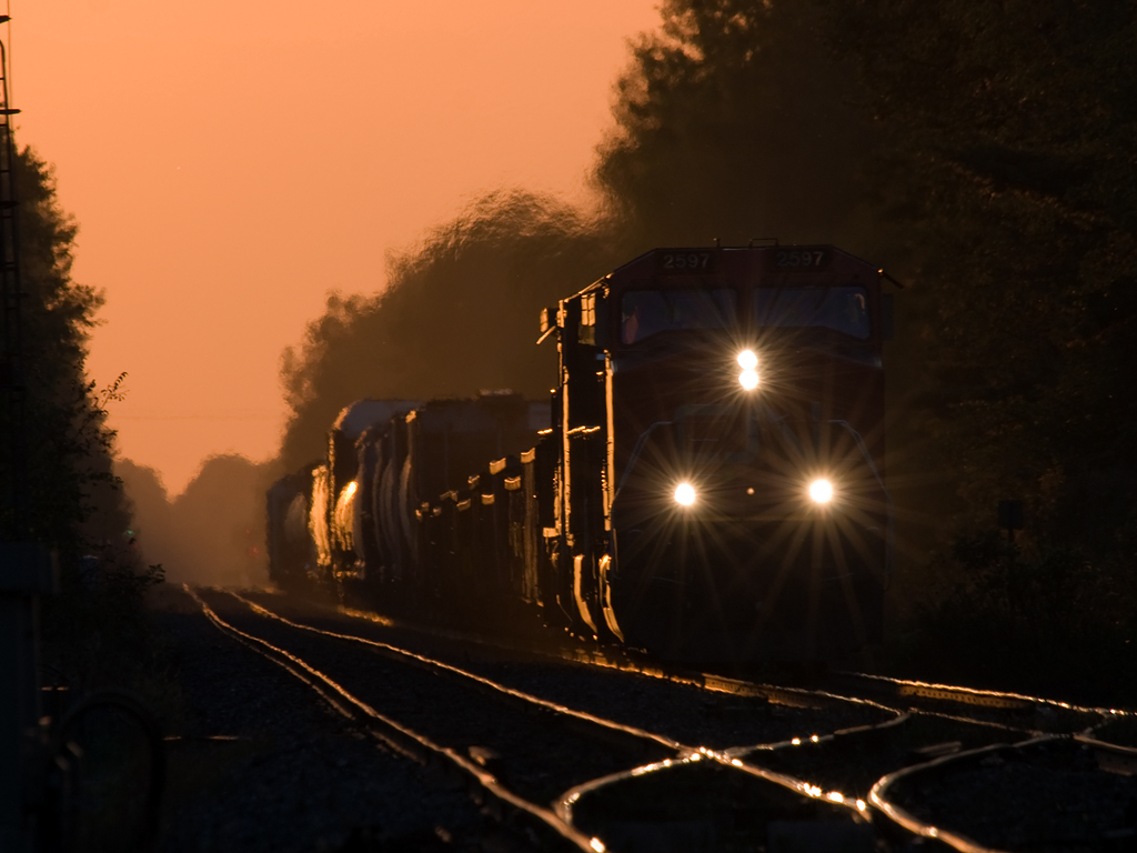 3 GE\'s crossing over at Copetown West.