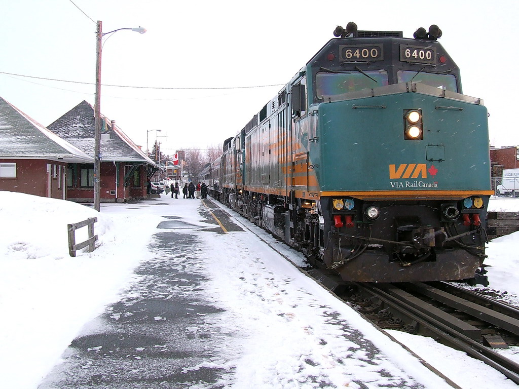 VIA 17 from Gaspe with 6400 leading a couple of weeks before she was totalled.