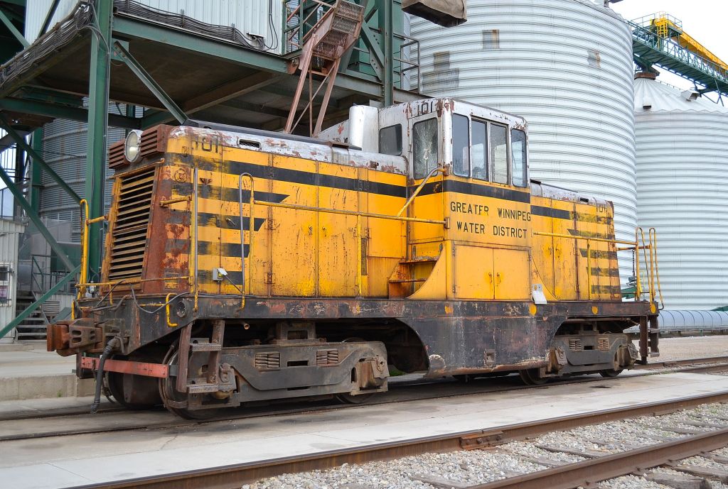 This GE 44 tonner, ex OSRX 101 exx GWWD 101, serves as the yard switcher at the WG Thompsons grain elevator in Kent Bridge, ON.