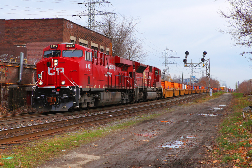 CP 223 has a new GEVO leading, along with 9117 enroute to Winnipeg...