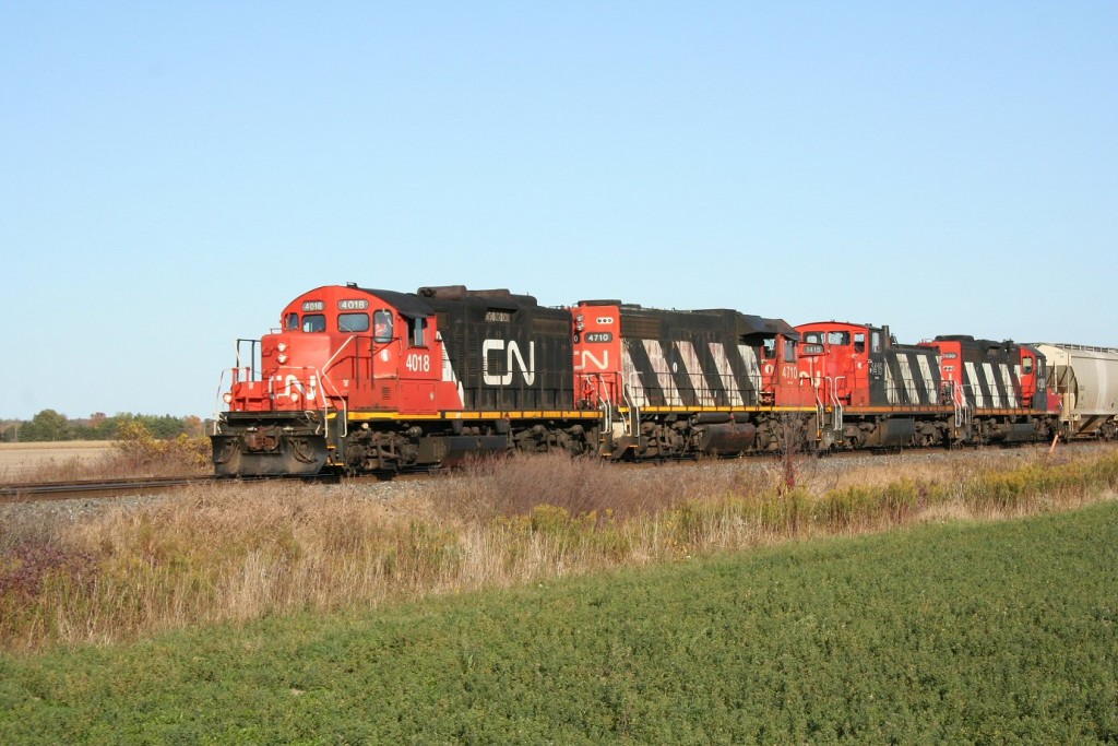 CN 509 approaches Sarnia with a rather interesting consist including a GP38-2, a rare GMD-1 and a pair of rebuilt GP9s.