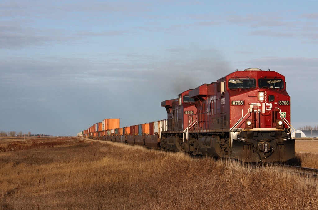 CP 198 makes a run for Chicago\'s Bensinville yard as its about 60 miles from the US border on CP\'s Weyburn Subdivision.