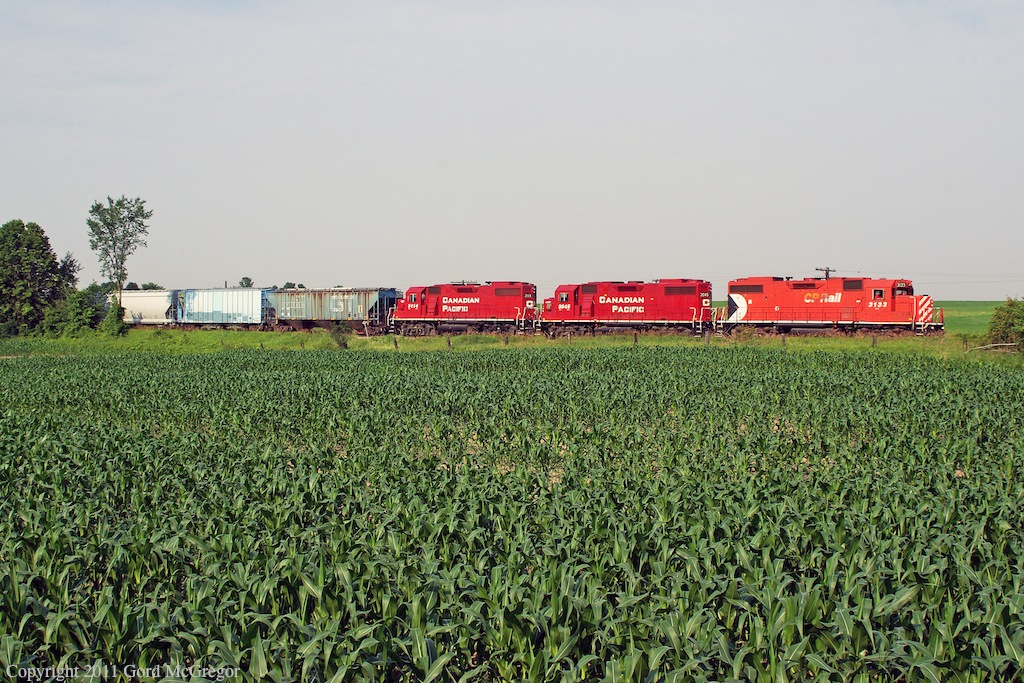 The long running consist of 2011,3133,3045,3114 assembled in March is seen with the rarest car Ive noted this year a GT Hopper accompanied by the more common airslide Hopper.