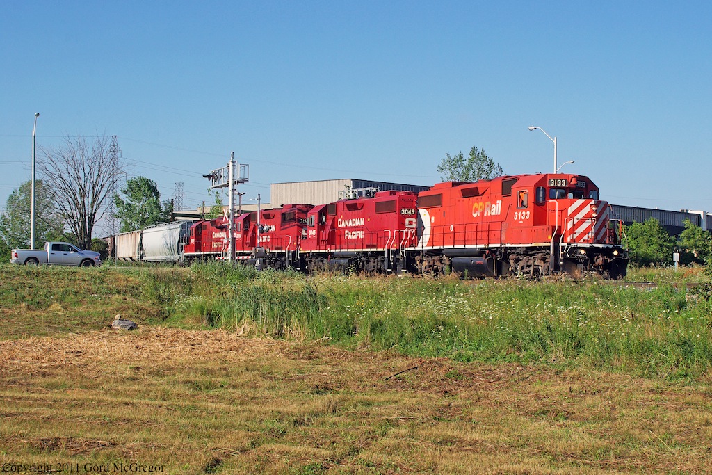 Having departed from Agincourt T08 heads through the only industrial section of the Sub west of Peterborough.