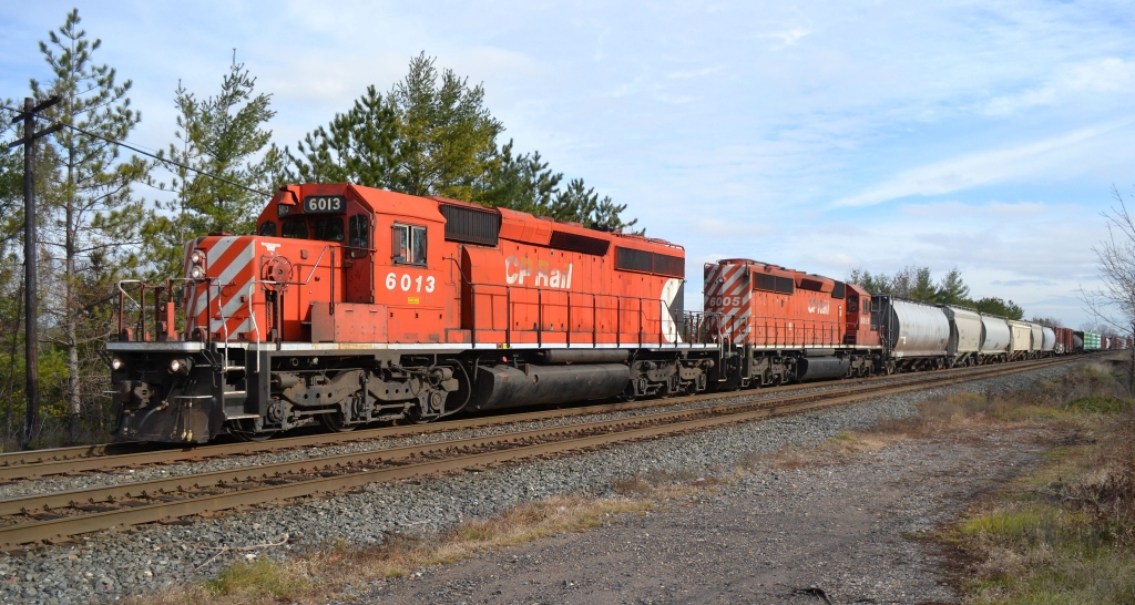 CP 441 with 6013 & 6005 passes Tremaine Road mile 34.3 CP Galt Subdivision with a short train of mixed frieght