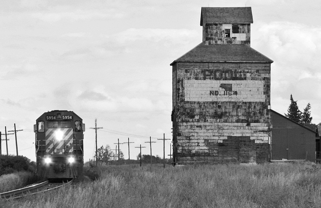 She is only a memory now. The Fleming elevator was one of thee oldest elevators of its kind in the country and was been restored. The prairie landmark was burned to the ground by two individuals from a neighbouring town.