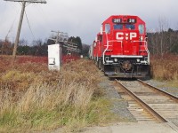 With the wig wags going T07 is stranded a mere 5 minutes from its destination a switch job sharing the track ahead had derailed. Delayed for many hours an extremely rare T08 was run around 300 putting the train in Perfect light in Havelock! Sorry no shots on that one.