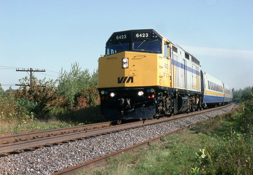 VIA 621 with the late 6423.