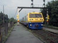 VIA 20,the morning rapido to Qc approaches the station.