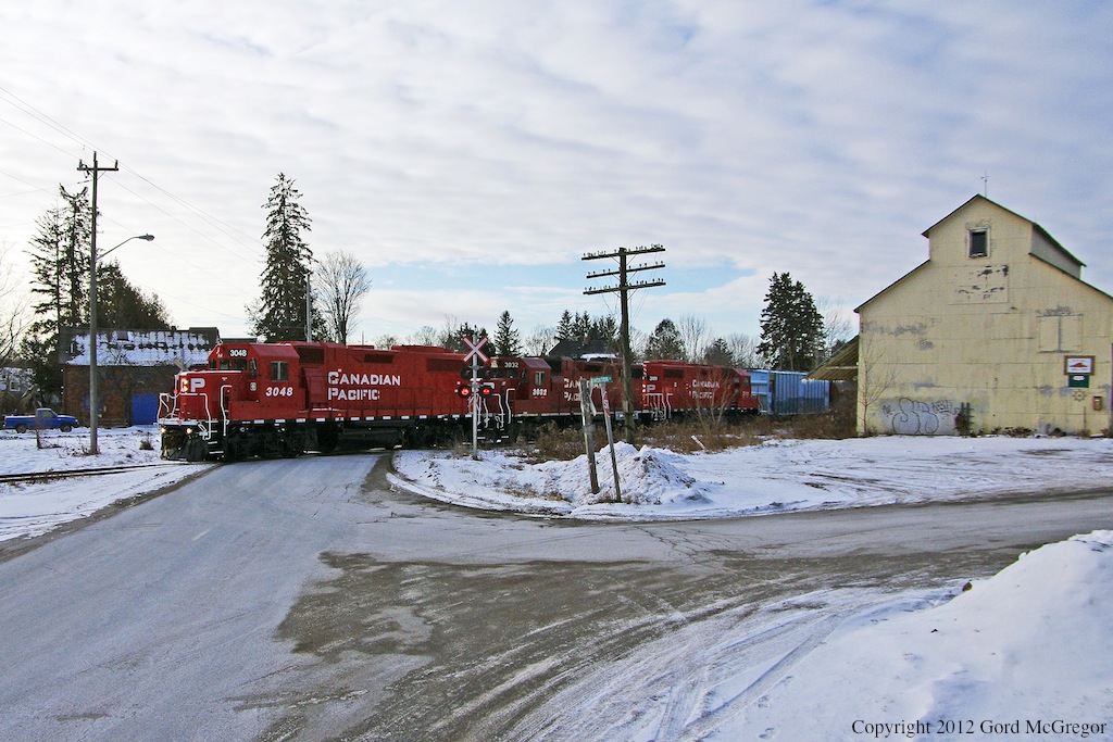 T08 with fresh newly rebuilt 3048 arrive on a cold morning in Claremont.