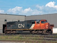 After two full days of rules mentoring for my upcoming CROR exam, I decided to go have a look around the shops to see if anything was there, here I snapped a shot of CN 5784 sitting at the diesel shops. 175 of these examples were built for CN between 1996-1997 & 1999. Out of the 175, 2 were retired, CN 5658 retired in 3/1997 due to a washout accident on March 26, 1997 at Conrad, BC. CN5753 retired in 1/2000 in a fire/collision accident on December 30, 1999 at Benoit [St-Hilaire], Quebec.