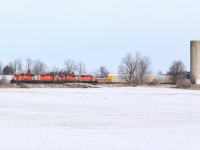 CP 5922, 5910, 5987 and 5978 lead the usual mixed freight out of Puslinch. Getting a matched set of SD40-2s that are actually painted in Canadian Pacific colours is getting harder and harder...