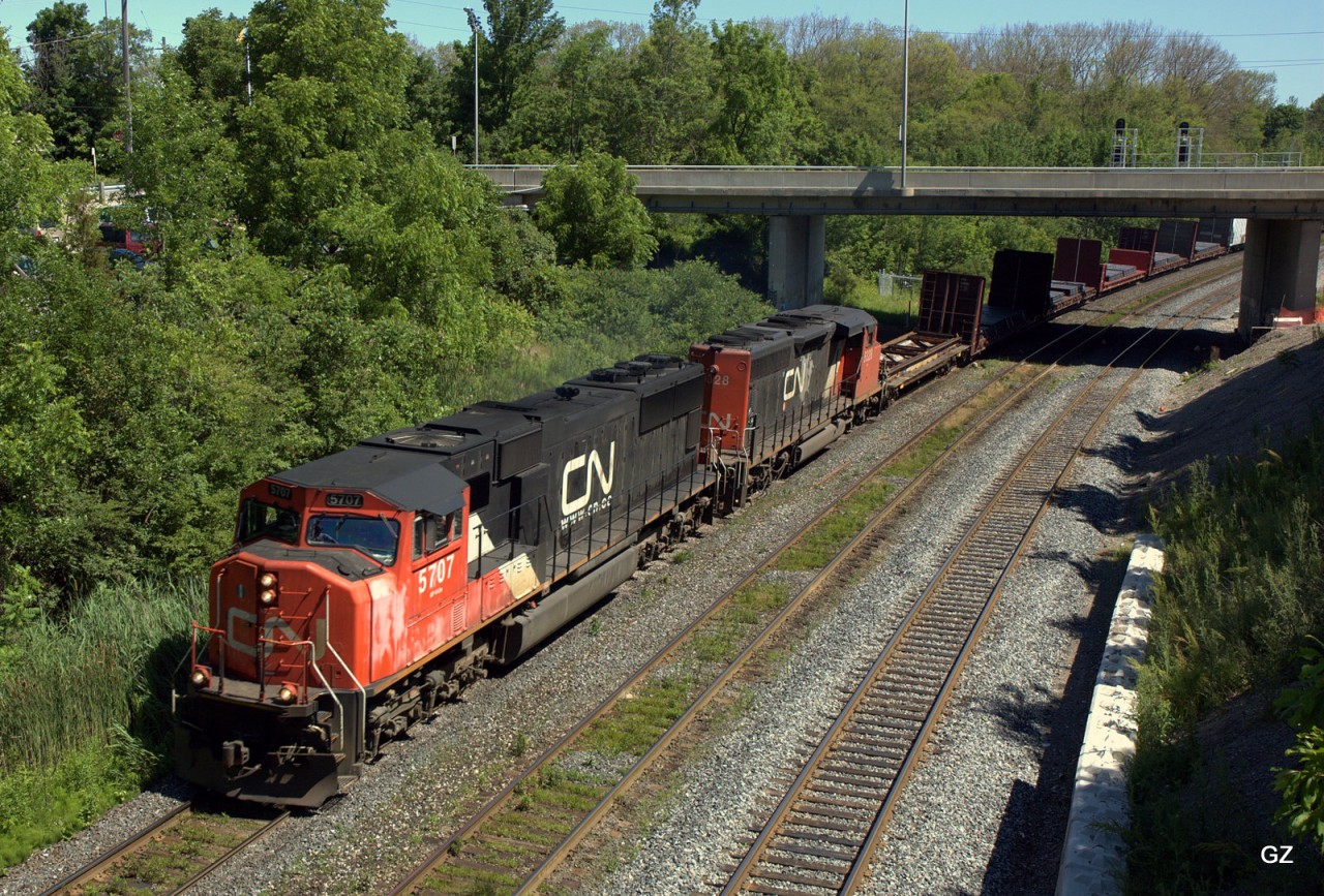 Westbound train during the 2007 Bayview meet