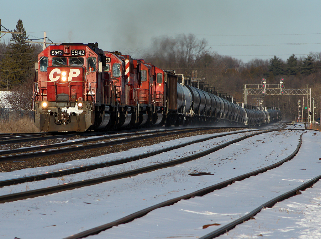 CP 643 climbs the Niagara Escarpment, approaching the beginning of ABS/OCS territory.